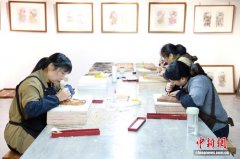 旬阳版画焕新生：一把刻刀“刻”就幸福路